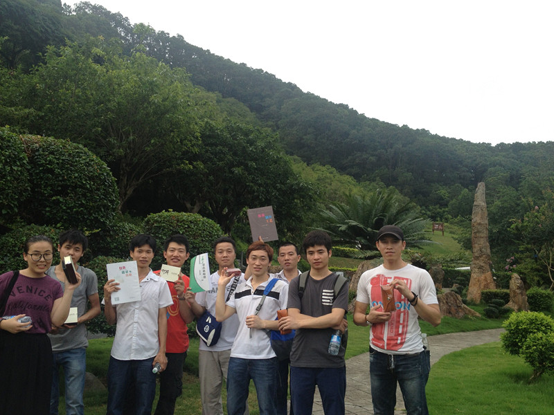 2012年《深圳植物园》某期活动中奖学友留影